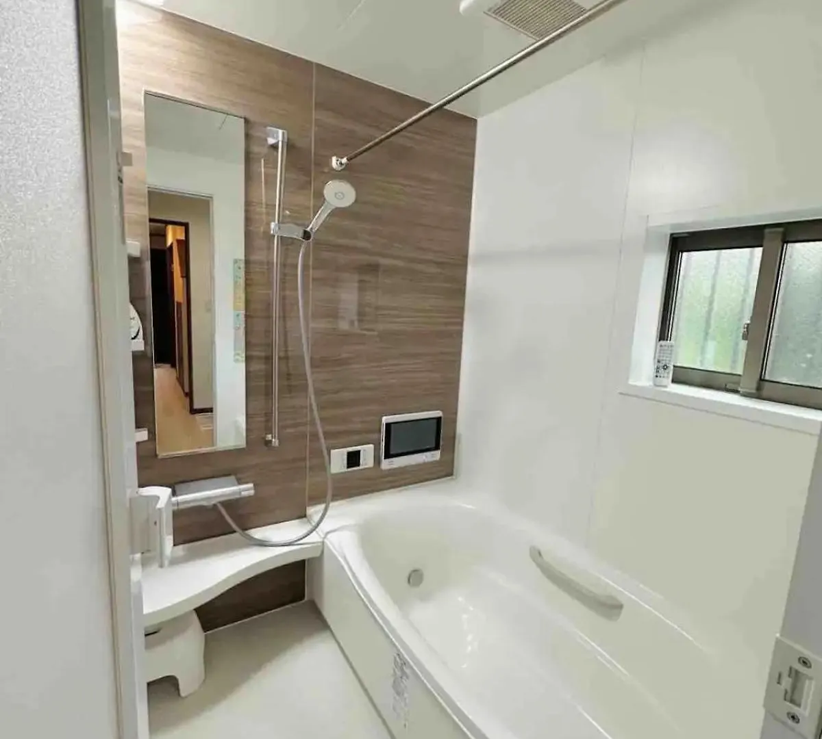 Guest house Bon House Kanamachi Direct To Sensoji Skytree Disneyland Airport Free Parking Tokyo