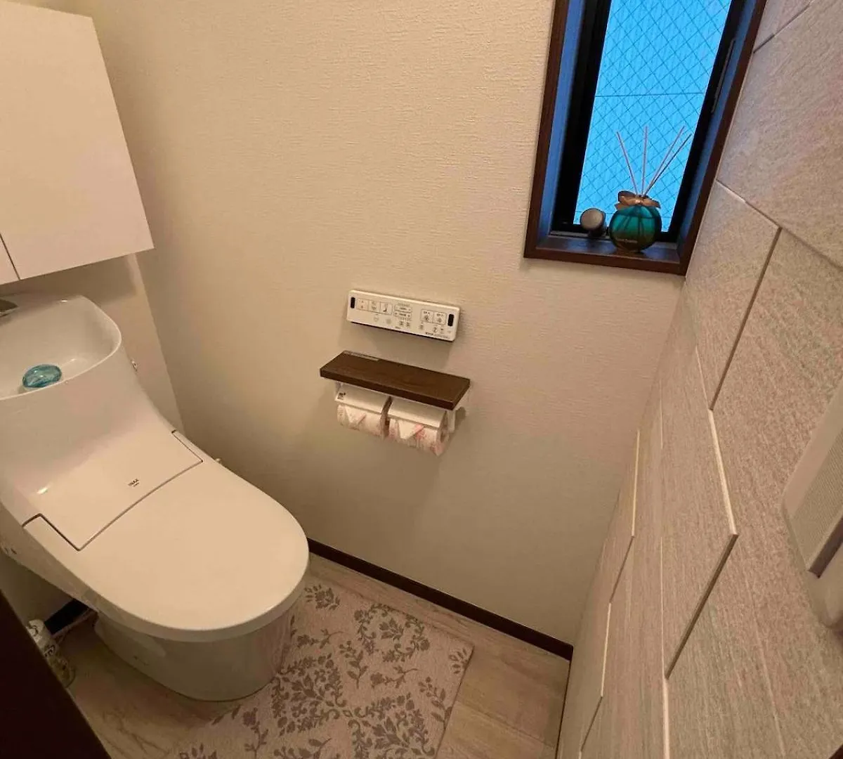 Guest house Bon House Kanamachi Direct To Sensoji Skytree Disneyland Airport Free Parking Tokyo Japan